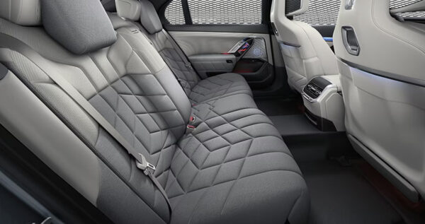 BMW-7-Series_Rear-Seats